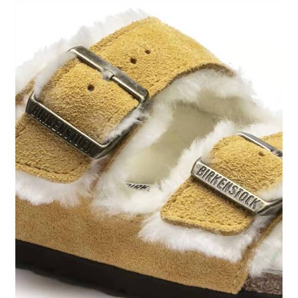 NEW BIRKENSTOCK women's arizona shearling sandal in ochre/beige - Picture 6 of 6